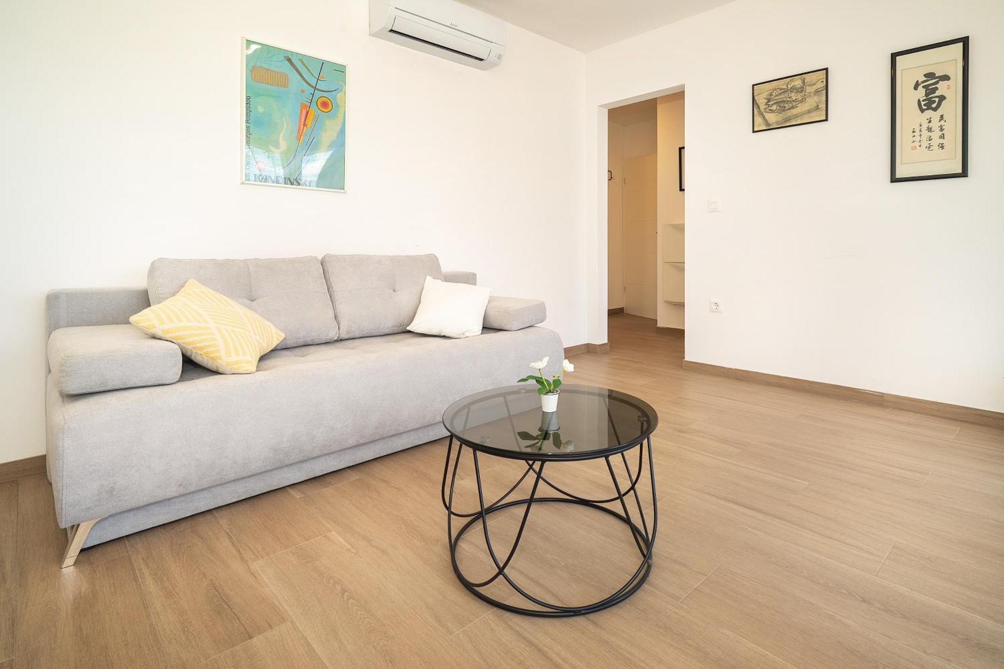 Poolside Apartments Anabella Baska  Bagian luar foto