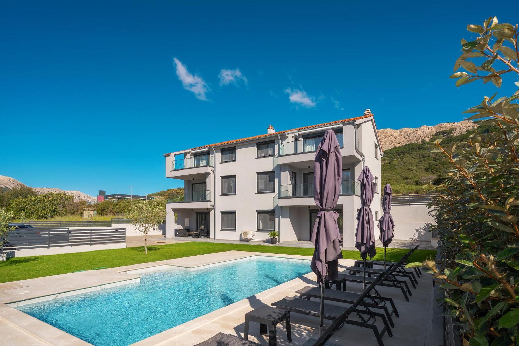 Poolside Apartments Anabella Baska  Bagian luar foto