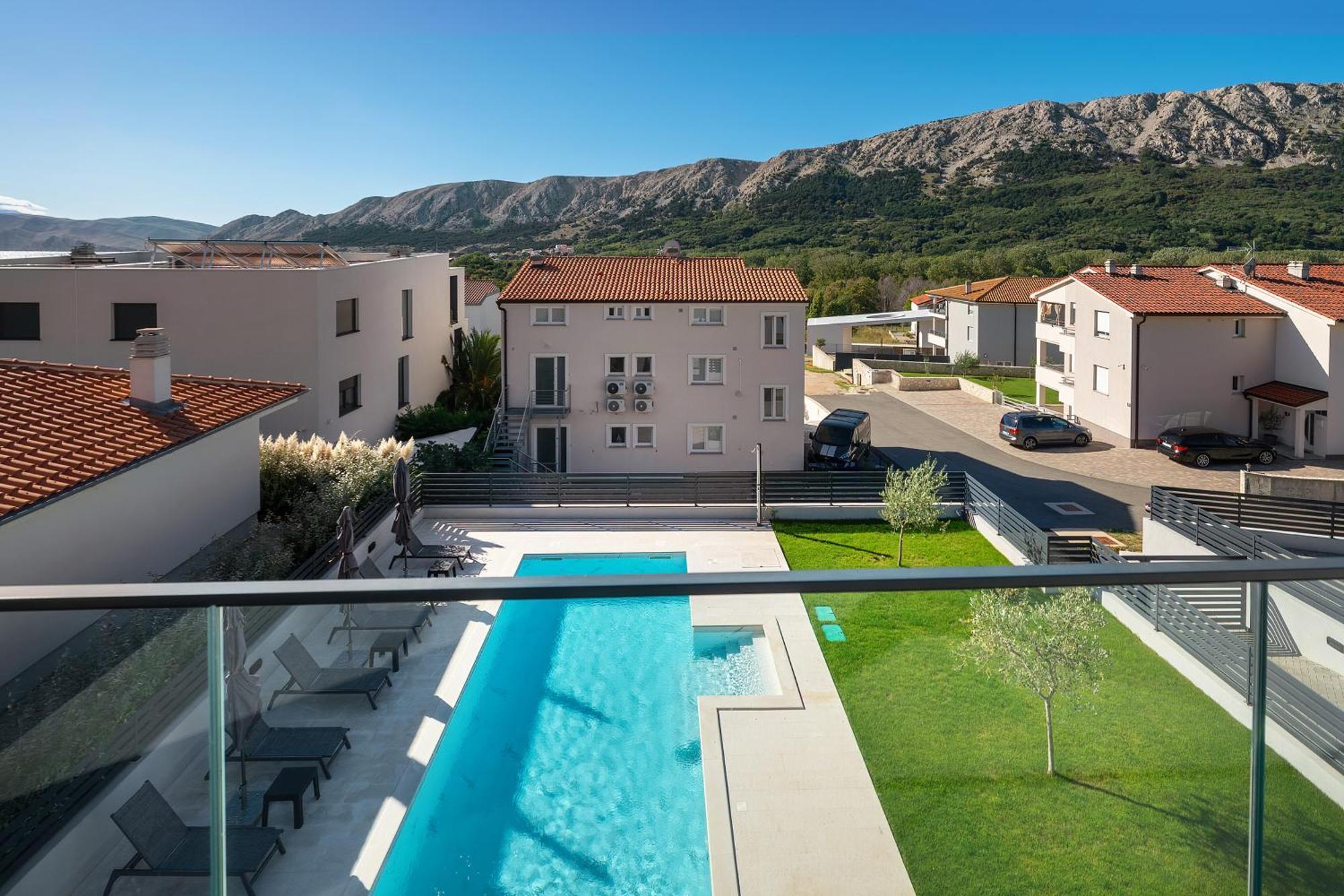 Poolside Apartments Anabella Baska  Bagian luar foto